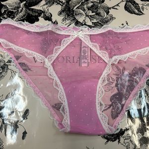 NWT Victoria’s Secret Cheekini Panty SIZE M